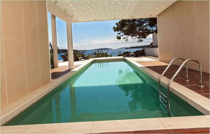 Luxusní bazén v soukromém domě