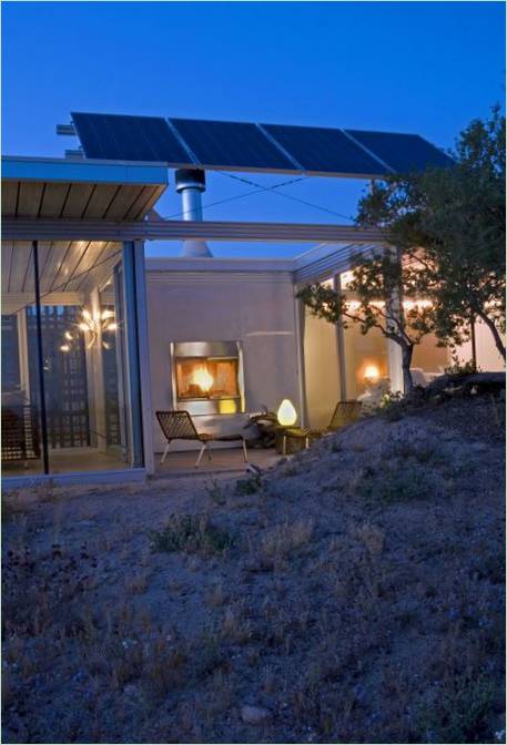 Osvětlený off-grid dům itHouse