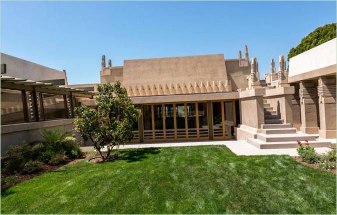 Hollyhock House v Los Angeles