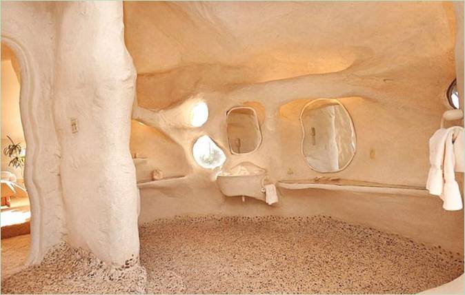 Koupelna v jeskynním domě Flintstonových v Malibu
