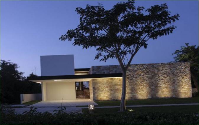 Samostatně stojící sídlo se soukromým golfovým hřištěm od Augusto Quijano Arquitectos, Mérida, Yucatán, Mexiko