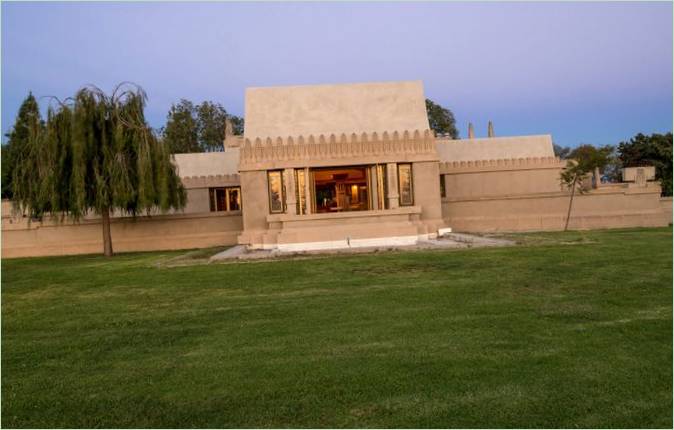 Hollyhock House v Los Angeles