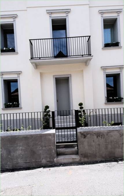 Vchod do domu Villa G od Lorenza Guzziniho v Itálii