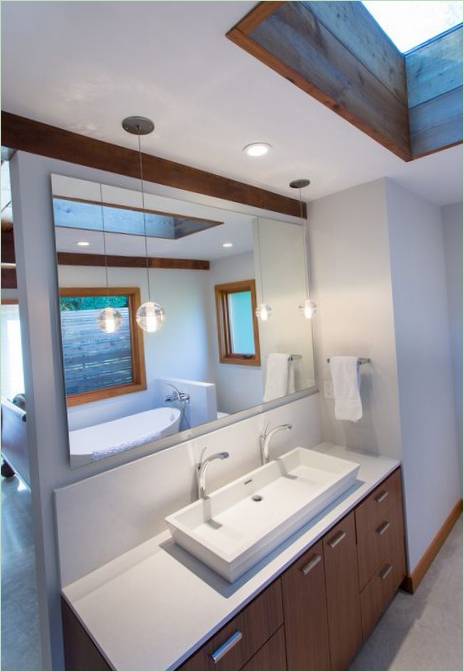 Moderní design interiéru koupelny