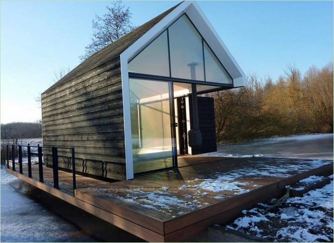 Rekreační ostrovní dům od 2by4-architects; jezero Loosdrechtse Plas, Holandsko