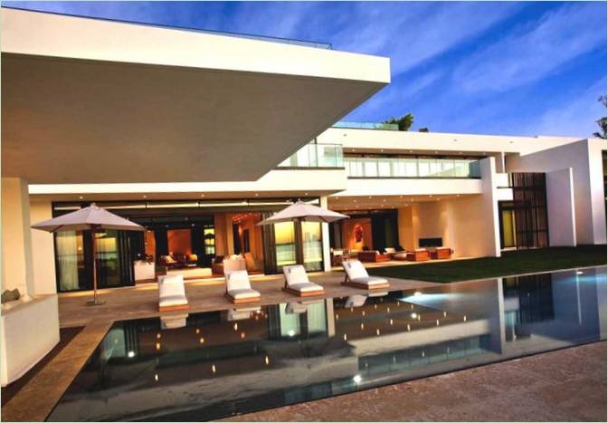 Luxusní bazén ve vile v Miami