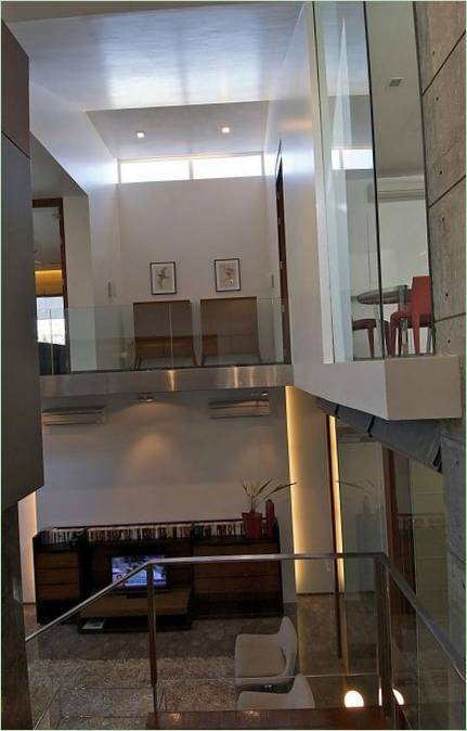 Návrh interiéru bytu v Pooně od Rajiva Sainiho