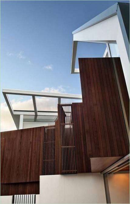 Dřevěné obložení přední části domu Sea View House