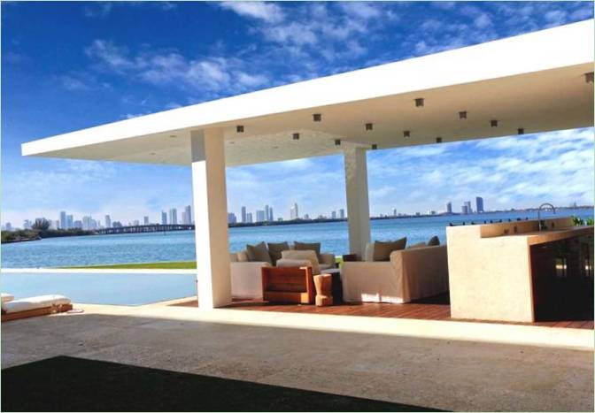 Luxusní vila s terasou v Miami