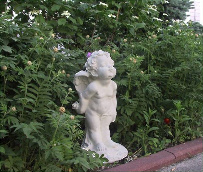 Socha anděla do zahrady